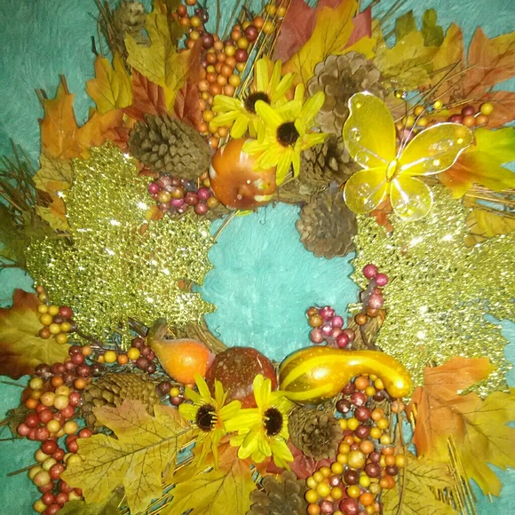 12" Hand Made Fall Seasonal/ Thanksgiving Wreath - Picture 4 of 8